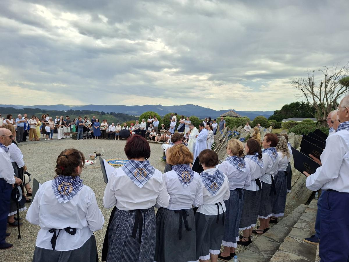 En imágenes: Coaña celebra en Ortiguera su "Día del Mar" más emotivo