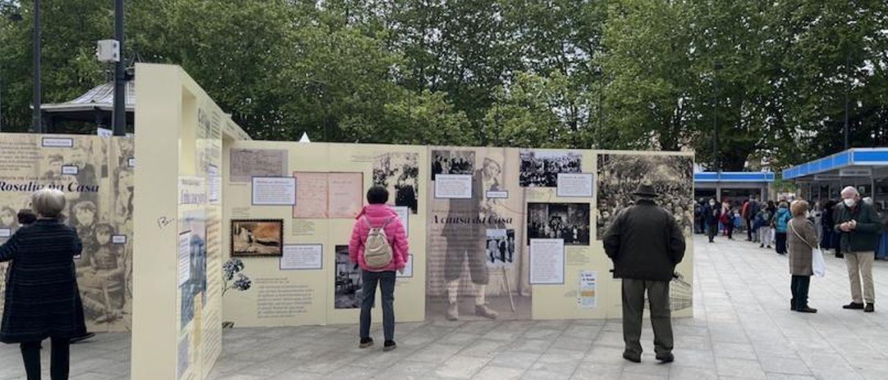 Exposición dos 50 anos da Casa de Rosalía que hoxe chega a Vigo.