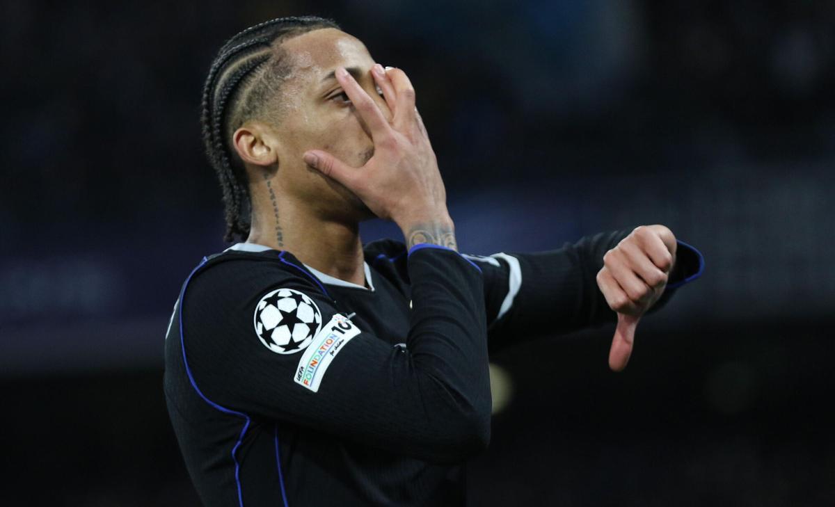 NAPLES (Italy), 28/01/2026.- Chelsea's Joao Pedro poses after scoring a goal during the UEFA Champions League match of SSC Napoli against Chelsea FC, in Naples, Italy, 28 January 2026. (Liga de Campeones, Italia, Nápoles) EFE/EPA/CESARE ABBATE. napoles . chelsea. liga campeones 2025/2026 napoles . chelsea. 08. accion. estadio diegoarmandomaradona