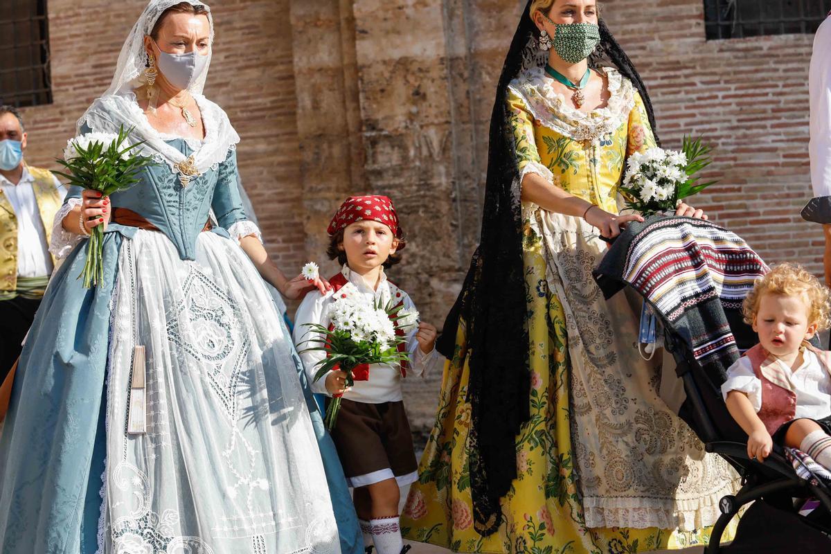 Búscate en el primer día de la ofrenda por las calles del Mar y Avellanas entre las 18:00 y las 19:00 horas