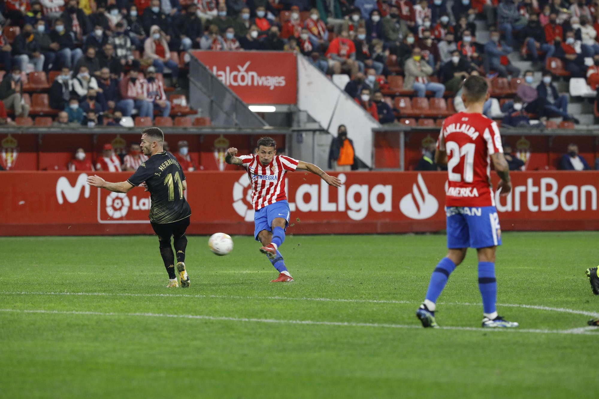 En imágenes: así fue el partido entre el Sporting y el Alcorcón