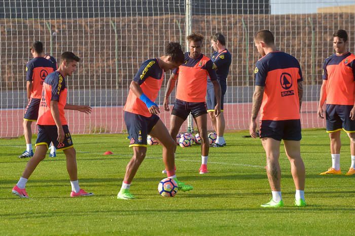 Entrenamiento de la Unión Deportiva Las Palmas ...