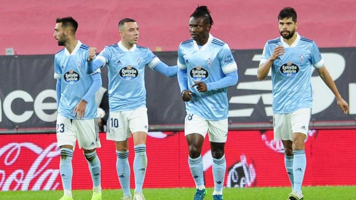 Los jugadores del Celta en la victoria de San Mamés.