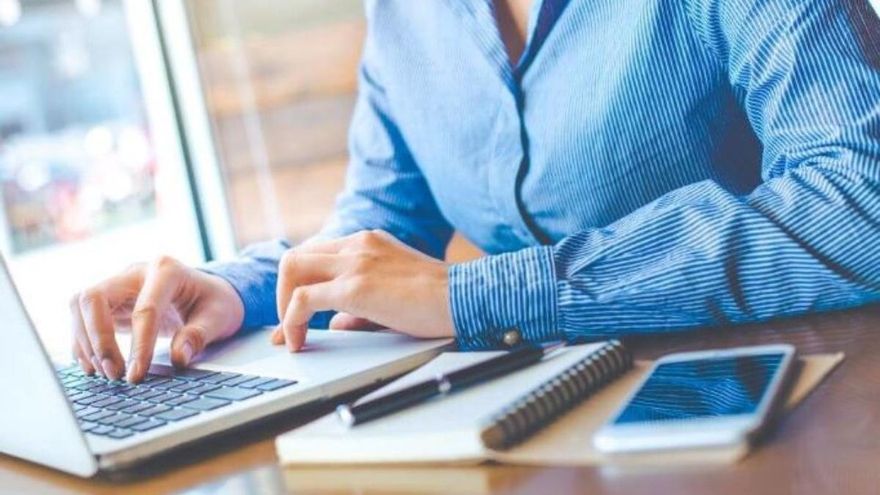 La Policía Nacional alerta de una nueva estafa: así te engañan con las ofertas de empleo