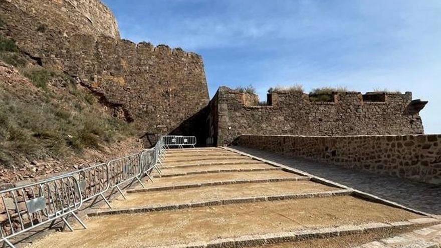 Cardona enllesteix les obres de millora al camí cobert del castell