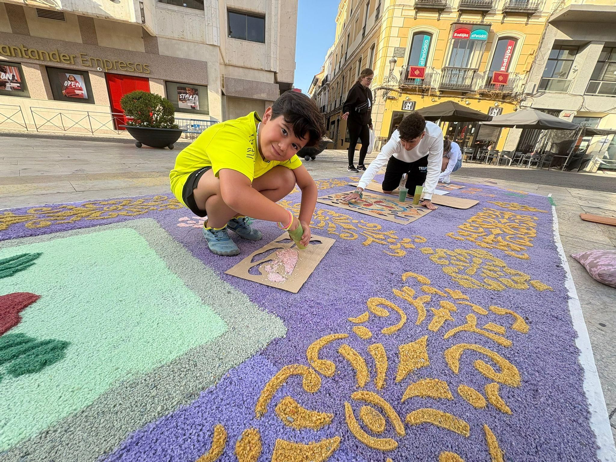 Así se hizo la alfombra de sal dell Corpus Christi de Badajoz