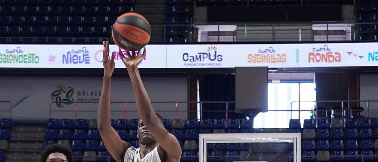 Imagen del entrenamiento de ayer del Unicaja en el Carpena. | ACBPHOTO