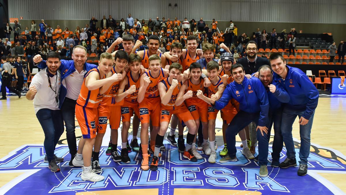 El equipo Infantil del Valencia Basket quiere sellar su clasificación para estar en la Minicopa que se jugará en Granada.