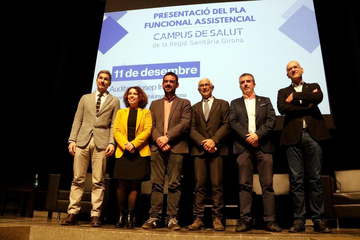 Foto final de la presentació del pla assistencial