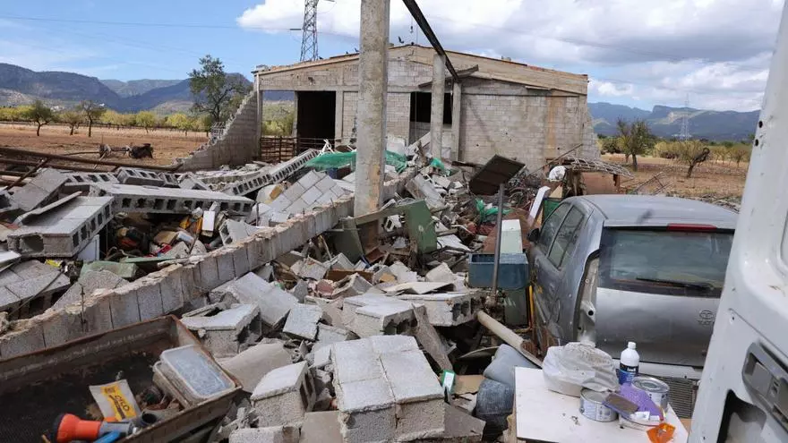 VÍDEO | El temporal destroza en quince minutos la finca de un pagès en Mallorca: "Es una bomba"