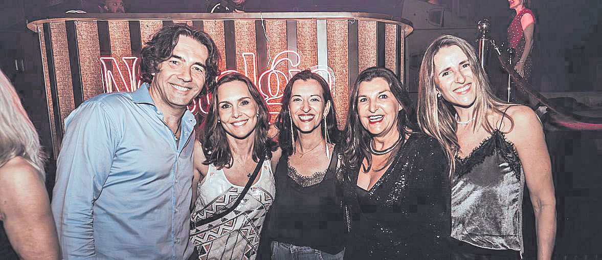 Mika Ferrer, Gina Adrover, Sonia Alcobero, Vicky Grau y Barbara Segarra.