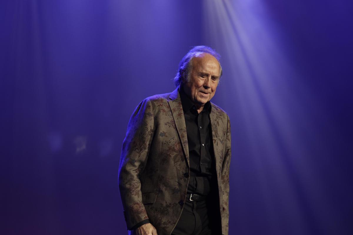 Serrat empieza la despedida en el Palau Sant Jordi.