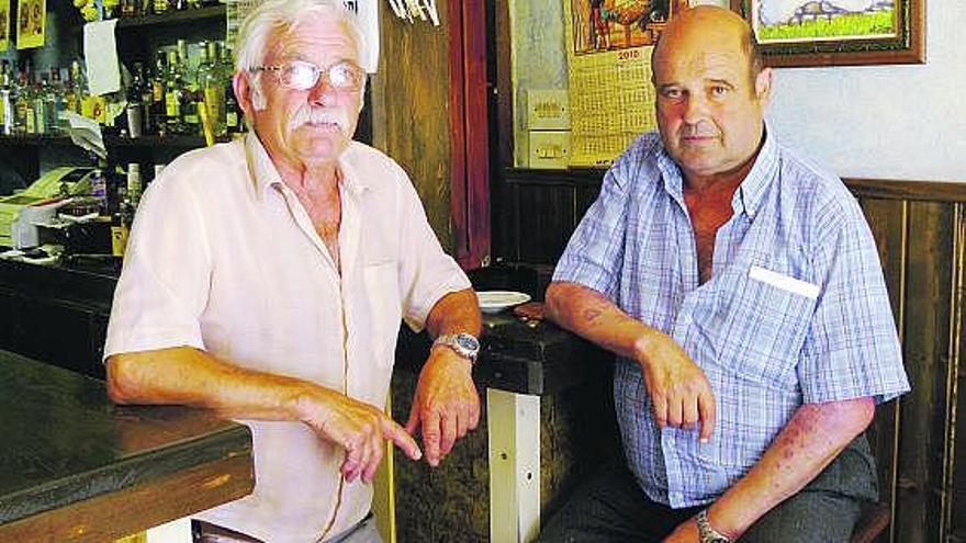 Ramón Camblor -izquierda- y Antonio Blanco, antiguos empleados de la fábrica de Chupa Chups.