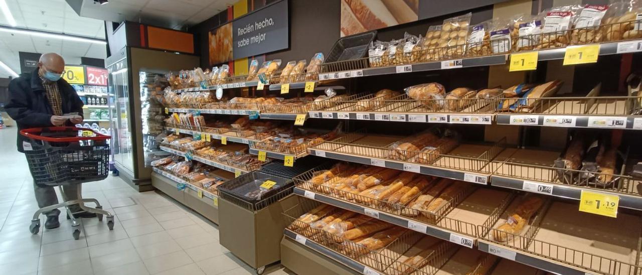 Sección de panadería de un supermercado. | ANDREEA VORNICU