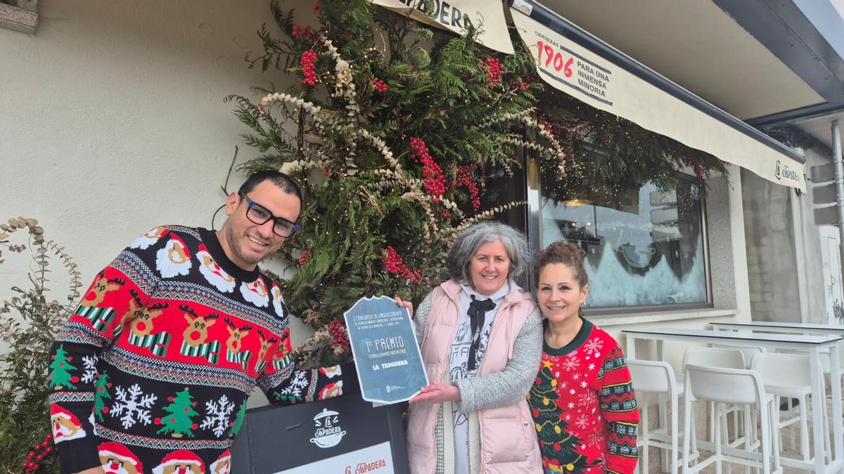 Entrega do premio aos xerentes de La Tapadera.