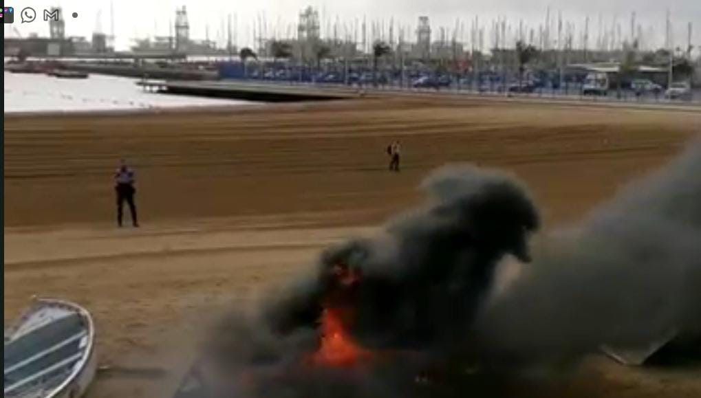 Arde un colchón en Las Alcaravaneras