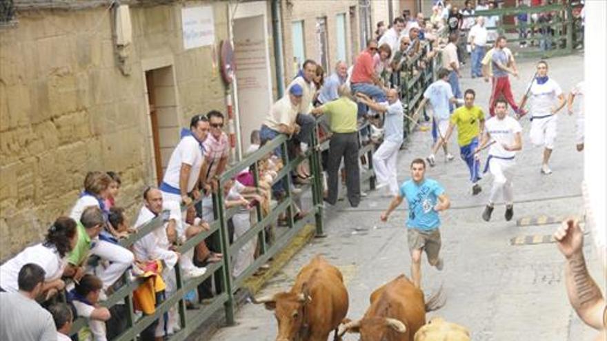 Las piezas antiguas triunfan en el concurso de indumentaria