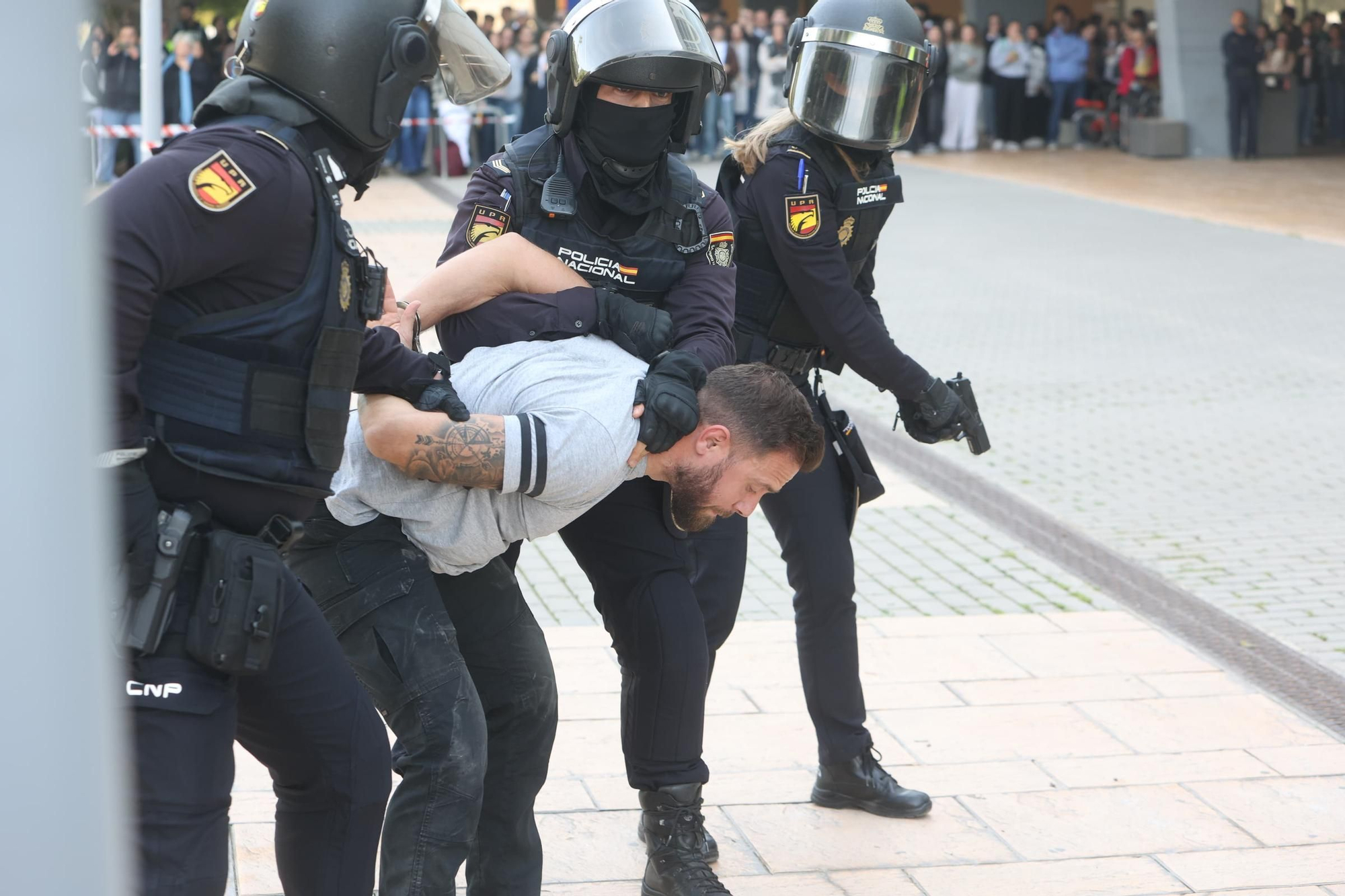 La Universidad de Alicante realiza un simulacro de ataque terrorista en sus instalaciones