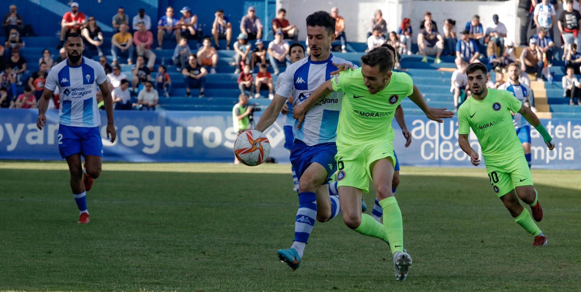 El Alcoyano salva un punto que puede saber a poco (2-2)