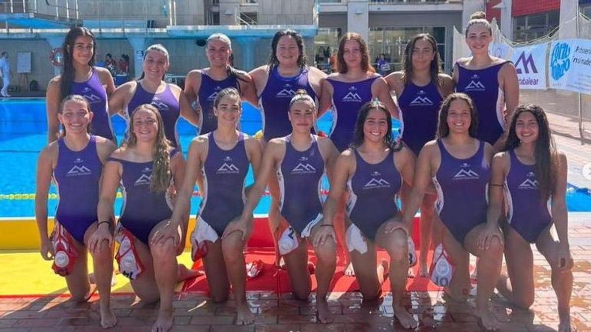 El ConectaBalear Mallorca Waterpolo posa antes del partido.