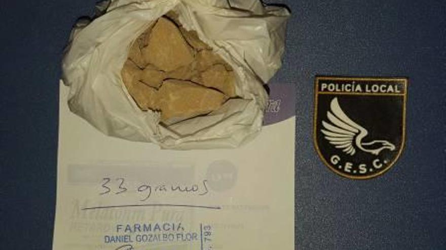 Una patrulla detiene a una mujer con 31 gramos de heroína en Orihuela