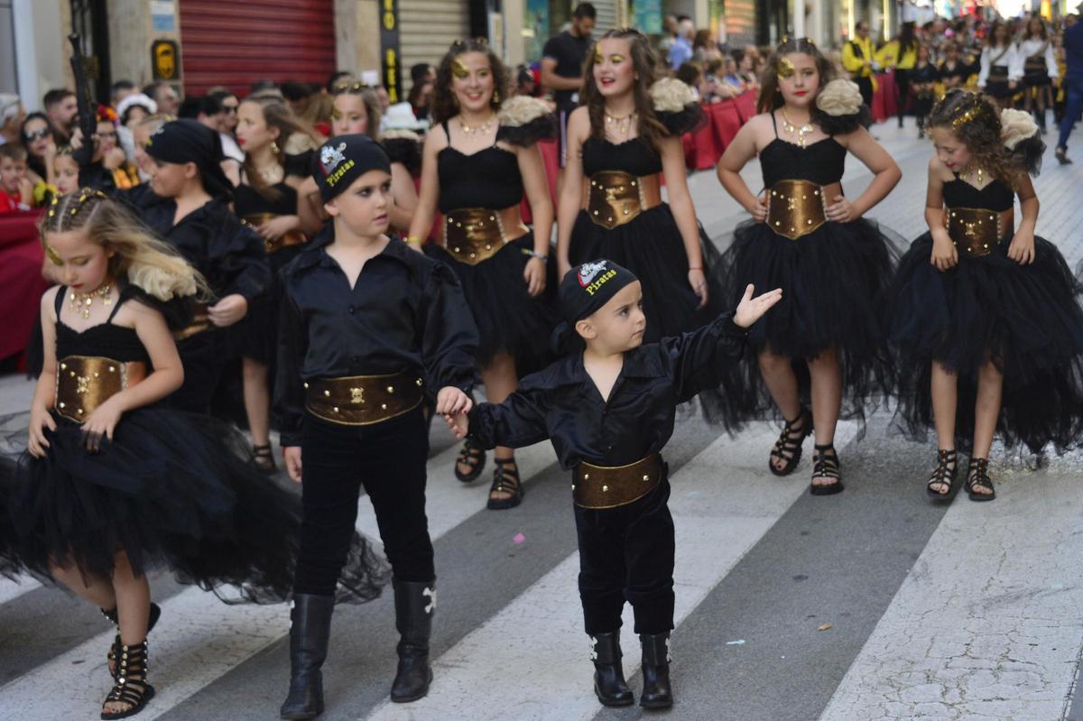 Un espectacular desfile infantil recorre las calles Un espectacular desfile infantil recorre las calles