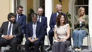 Ayuso evita el enfrentamiento interno en el PP pero advierte del riesgo de la bilateralidad: “Empezaremos a destruirnos”