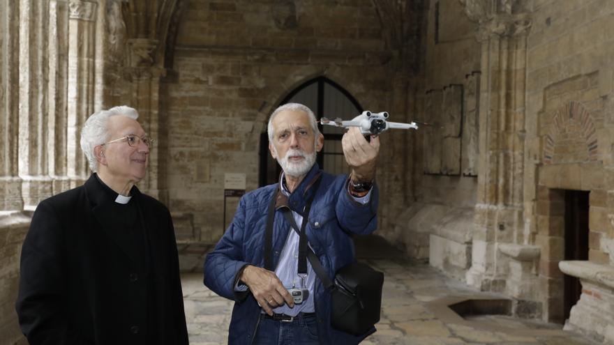 Drones volando por el interior de la Catedral de Oviedo: así es el innovador proyecto para hacer vídeos nunca vistos del templo