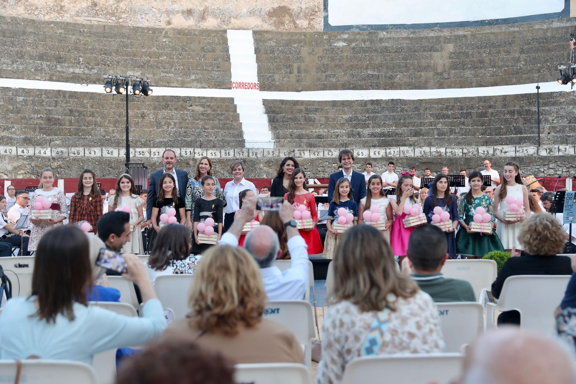 Bocairent recibe a Nerea y la corte a los sones de "Nerea"