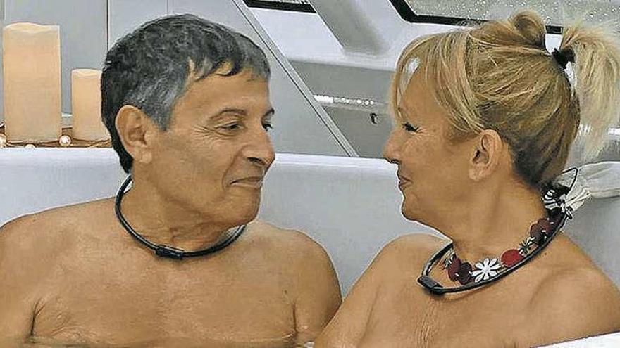 Jero y Adriana, los falsos solteros nudistas de &quot;First dates&quot;.
