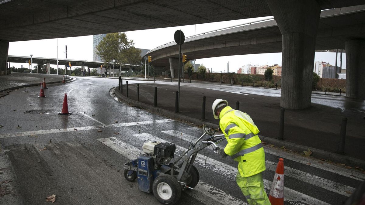 Así puedes modificar tu jornada laboral si hay alerta meteorológica, según Trabajo