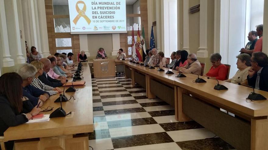 El Ayuntamiento de Cáceres elaborará un plan local de prevención del suicidio