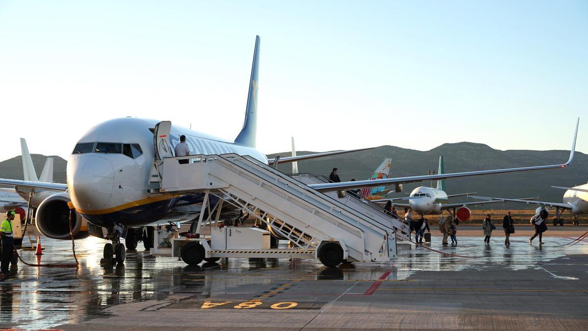 Uno de los aviones en el aeropuerto de Castellón