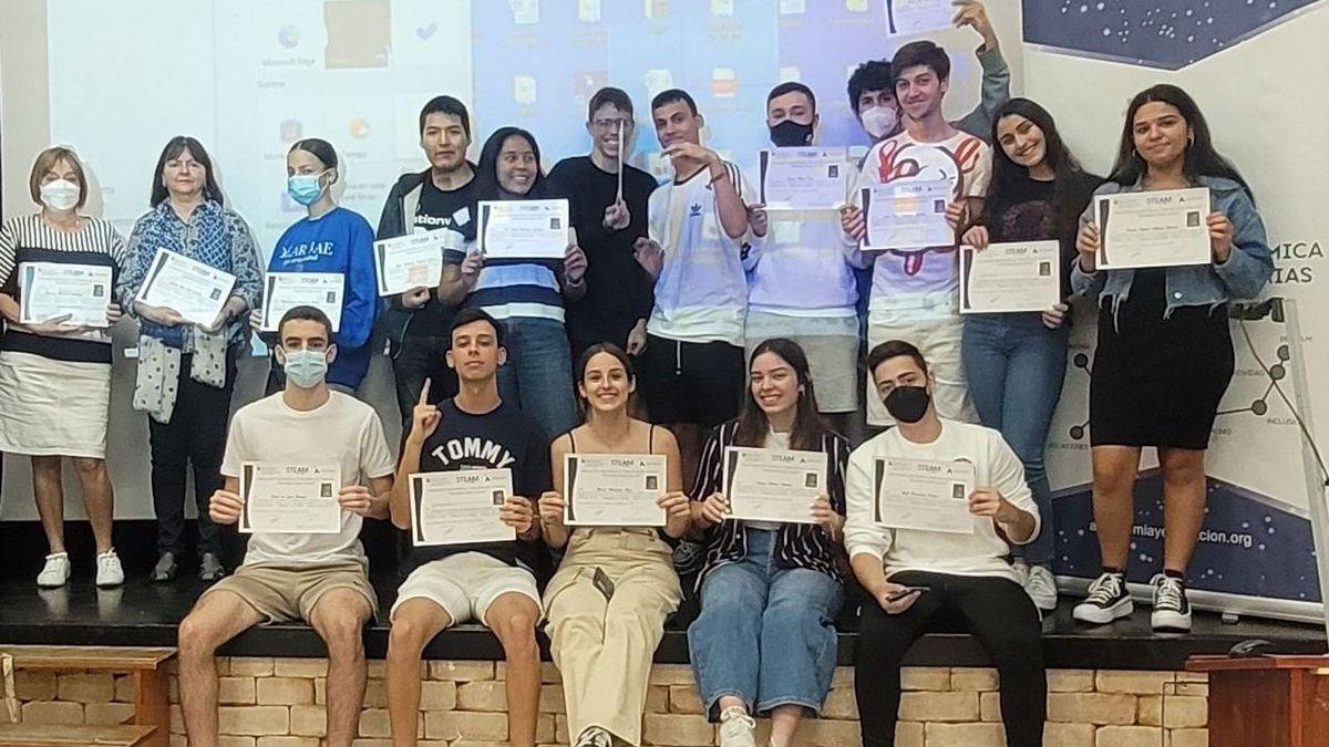 Los alumnos canarios que han participado en el proyecto para descubrir nuestras estrellas.