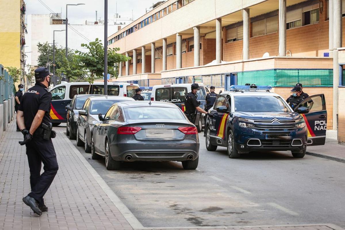 Intervención policial. Menudeo, gallos y tortugas en Ministriles, Lorca-3543.jpg