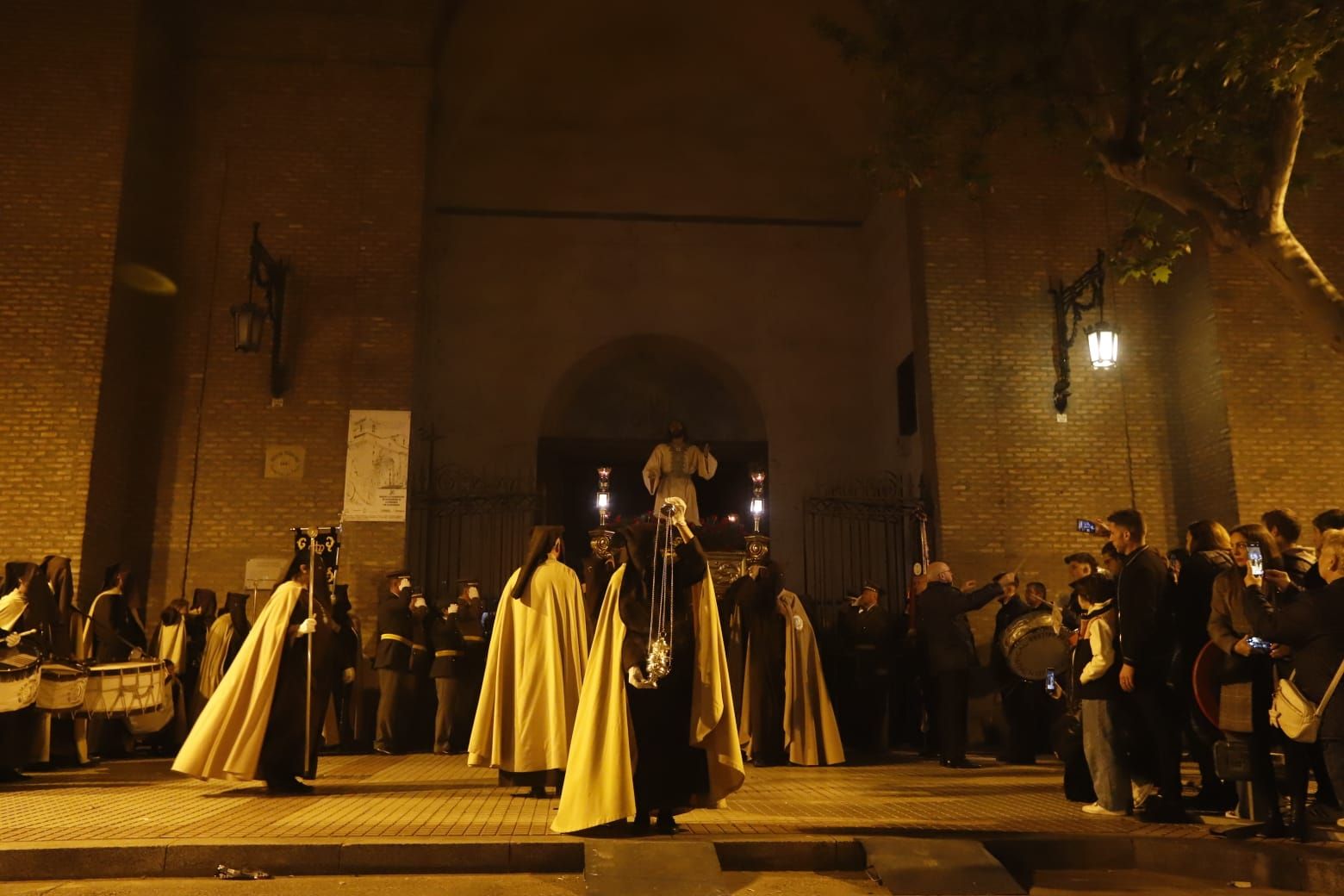 En imágenes | Procesiones del Martes Santo en Zaragoza