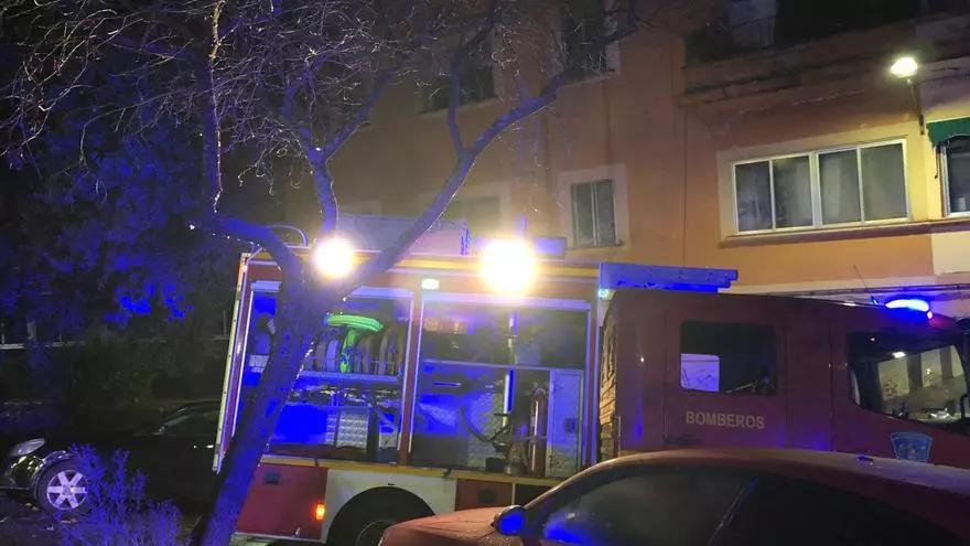 Vídeo | Incendio en una vivienda de Cáceres