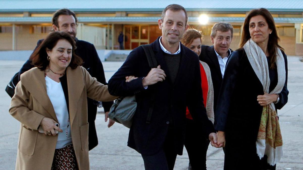 Sandro Rosell, en el momento de salir de la prisión de Soto del Real