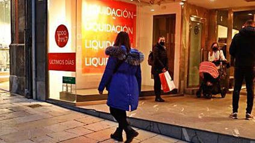 Se agudiza la sequía comercial en Avilés con el próximo cierre de Benetton,  en La Cámara - La Nueva España