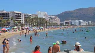 Les dutxes de les platges catalanes ja funcionen després del final de la sequera