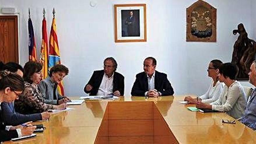 Martí March y Jaume Ferrer presiden la mesa de apoyo a la FP de Formentera.