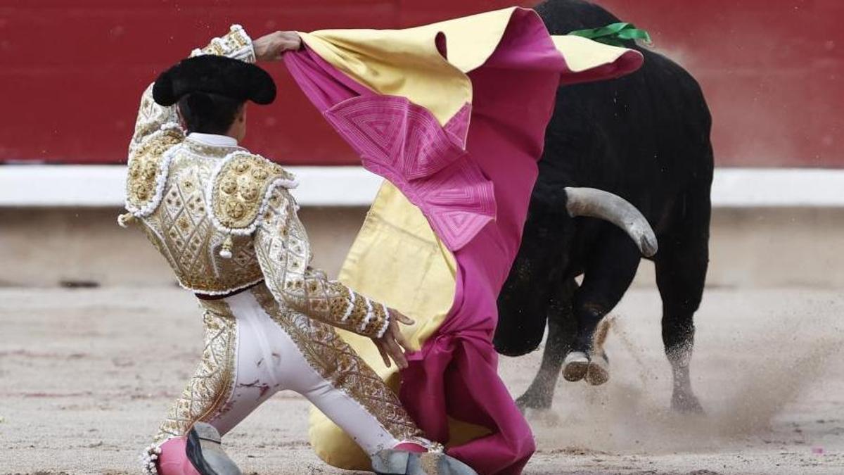 Aarón Palacio recibió a portagayola a su sexto toro.
