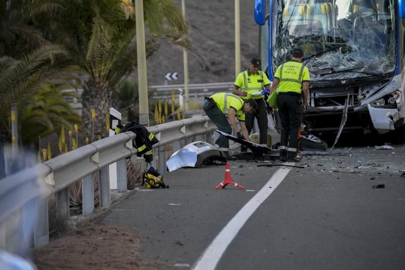 SUCESOS 15-02-2019 CARRETERA BARRANCO DE BALITOS. MOGAN.  Accidente circulatorio entre una guagua y un coche con el resultado de una fallecido  FOTOS: JUAN CASTRO  | 15/02/2019 | Fotógrafo: Juan Carlos Castro