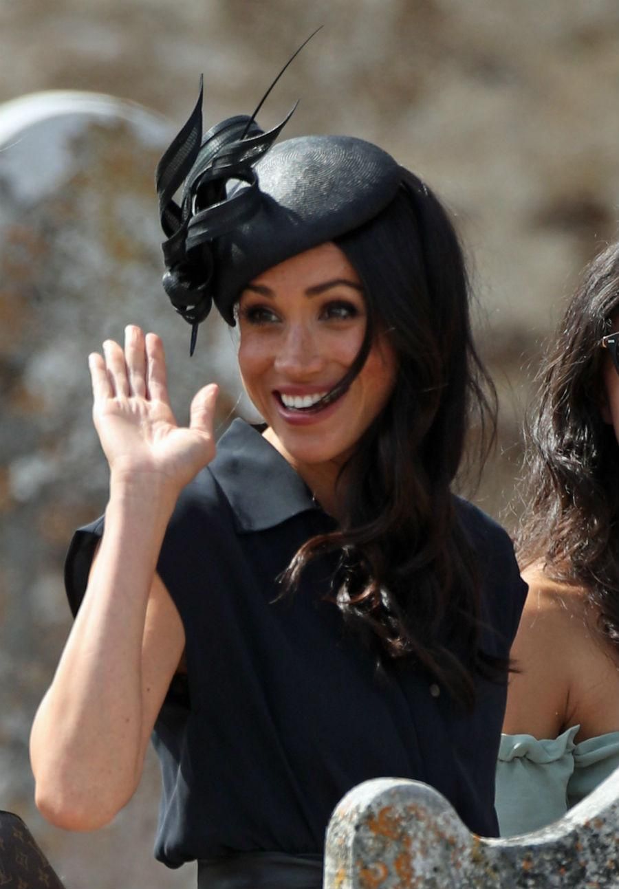 Meghan Markle el día de su 37 cumpleaños en una boda celebrada en Frensham