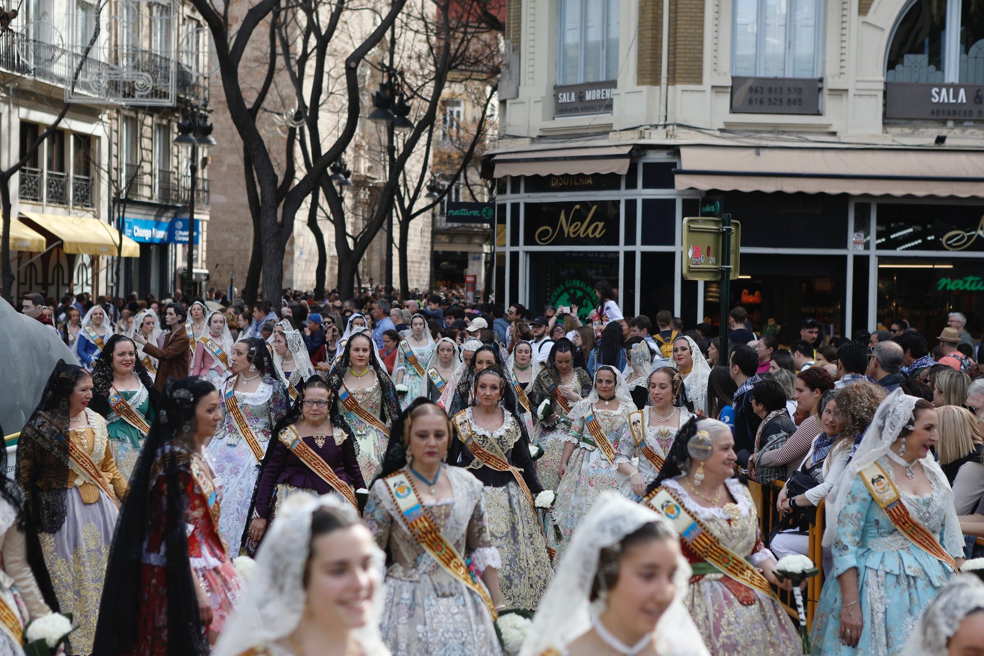 Las comisiones llegan a la Plaza de la Reina