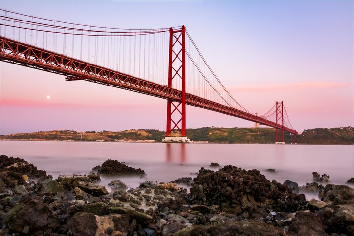 Descubre las diferentes opciones de transporte en Lisboa.