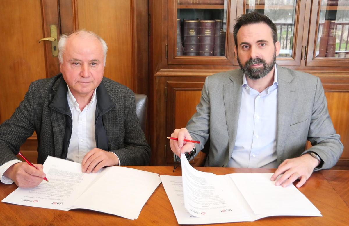 El president de la Cambra, Jaume Fàbrega, i el director general de Leitat, Jordi Cabrafiga.