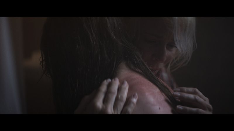 Fotograma de 'El vestido', aparecen las protagonistas