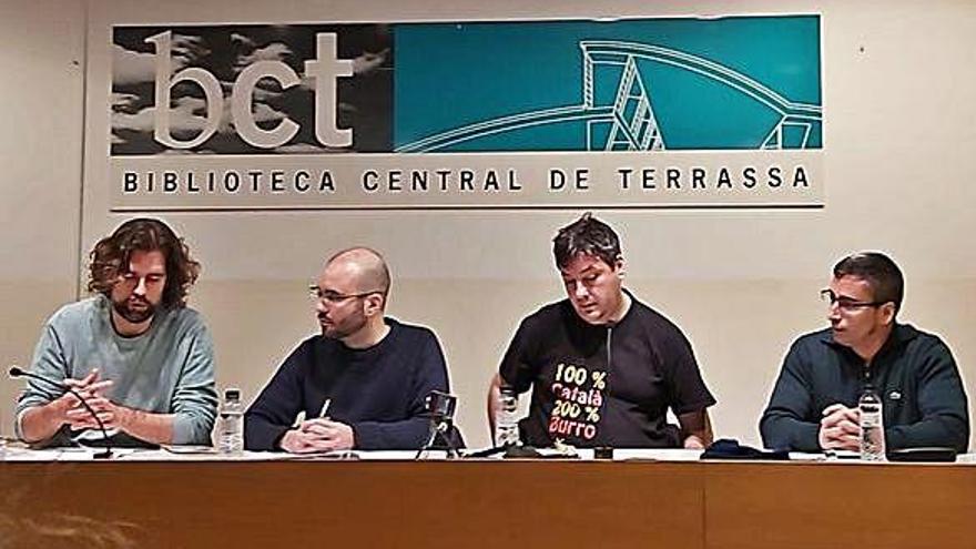 Cristian Palomo (segon per l&#039;esquerra), amb Cèsar Sànchez i Guillem Fornés en una presentació a Terrassa