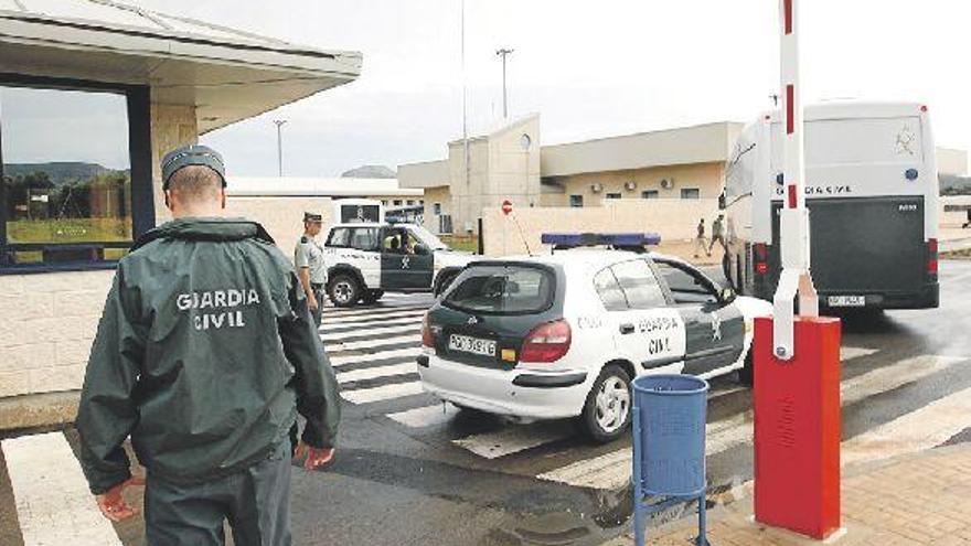 Buscan en Alicante al preso huido de un furgón policial en Castelló